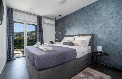 VILLA CVITA is a modern 5-bedroom villa with a Jacuzzi, a Gym and Finnish Sauna, a heated pool, and amazing views - Foto 18