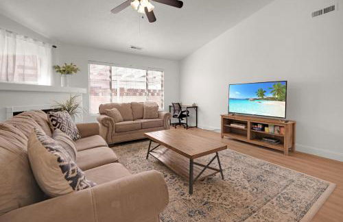 Near Zion Remodeled 4BR Sleeps 10 Patio - Foto 5