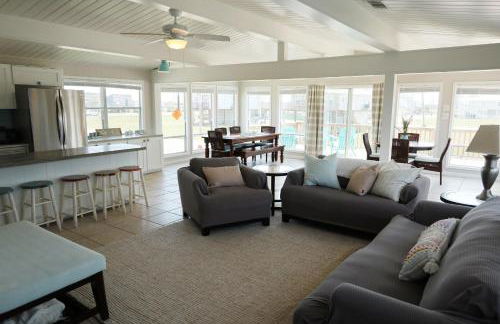Zachary Beach House, Ocean views & walk to beach! - Foto 24