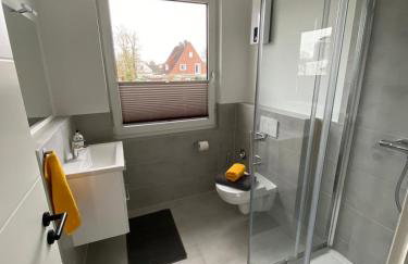 FEDDERSEN LIVING Moderne Ferienwohnungen - Gemütlich - Netflix - Voll ausgestattet - Waschmaschine - zentral gelegen - Foto 17