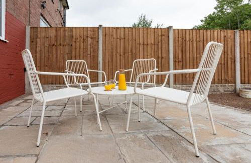 4 Bed Home sleeps 7 close to Cheshire Oaks Princes Rd - Photo 42