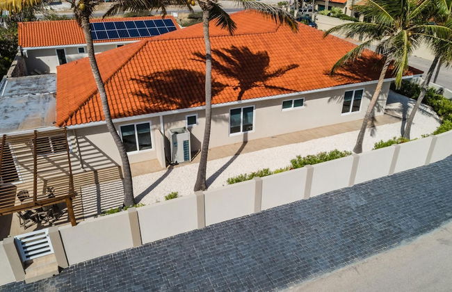 NEW Modern Cozy Studio Walking Distance to Beach - Foto 15