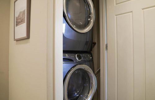 Exquisite Central Townhome with Spacious Loft and Gourmet Kitchen - Foto 23