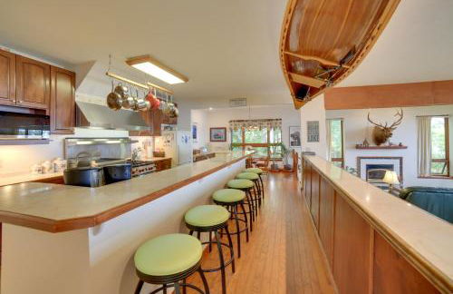 Lakefront Lookout! Private Sand Beach on Superior - Foto 7