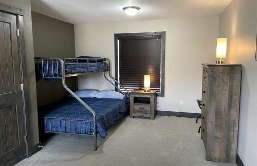 Modern Condominium with Pet-Friendly Drift Boat Parking near Madison River in Ennis, Montana - Foto 26