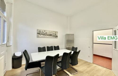 Ferienhaus Villa EMG Velbert nah Düsseldorf Essen Dortmund, Familien Gruppen bis 27 Personen, 3 Küchen, Kaminofen, Terrasse - Photo 15