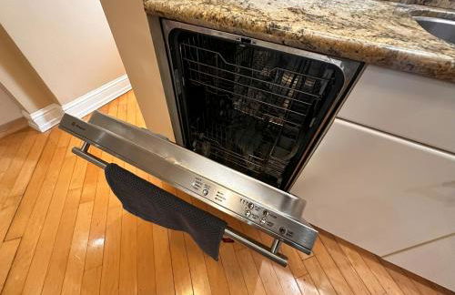 Luxurious and Spacious 2-Bedroom Condo Unit Downtown San Diego in the Heart of the Gaslamp Quarter - 30-Day Min recommended - 14-Day Min acceptable - Foto 13