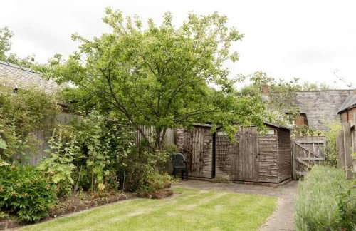 Charming Cottage close to Chester Garden Parking - Photo 25