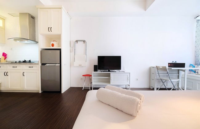 Minimalist Studio at Bassura City Apartment By Travelio - Foto 18