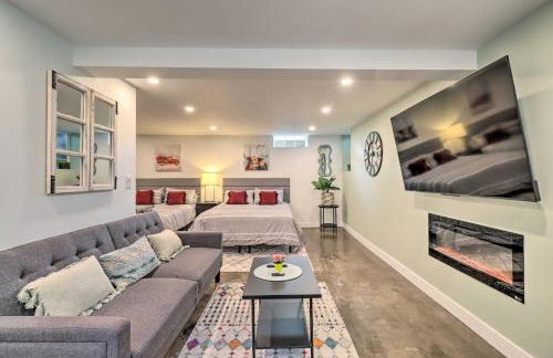 Ski and Hike Cozy Dtwn Reno Studio with Fireplace - Foto 1