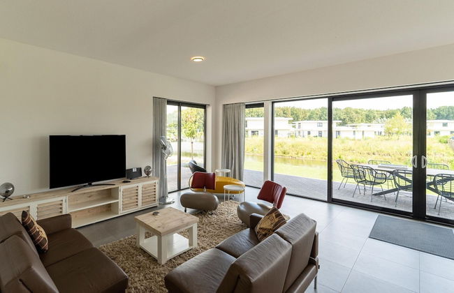16p Spacious Villa on the Water in Zeewolde - Foto 13