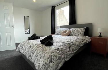 3 Bed House - Photo 11