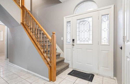 Spacious 6 bed Bentonville House, Sleeps 12, Smart TVs, Wi-Fi - Foto 20