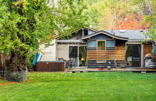 Riverfront Bend by Avantstay Private Dock, Large Yard w/ Views, Hot Tub - Foto 27