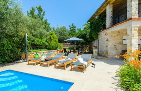 4 Bedroom Cozy Home In Sveti Lovrec - Foto 6