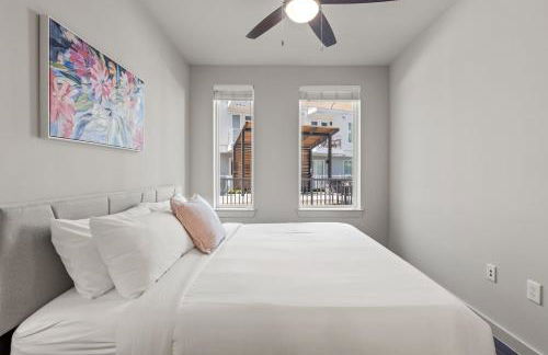 Modern 2BR Poolside Patio Suite in North Austin - Foto 19