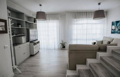 Chalet pareado a 5 minutos andando de la playa - Foto 5