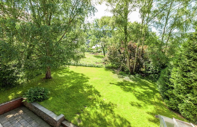 Spacious Holiday Home With Garden - Photo 42