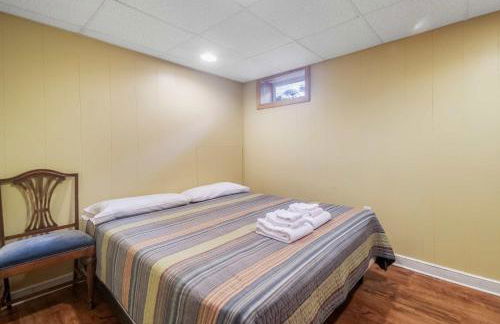 Family Lakefront Adventure House 3BR wFirepit & Scenic - Foto 63