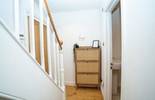 4 Bedroom Winchester Town House, central, parking - Foto 49
