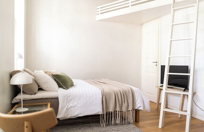 A bright wooden studio for four - Foto 2