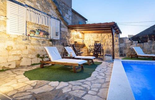 Holiday House near Split with heated pool - Photo 13