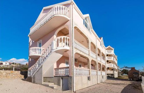 Gorgeous Apartment In Rtina With Wifi - Photo 9