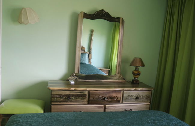 Lawerence Pool House 2 Bedroom With Pool - Photo 3