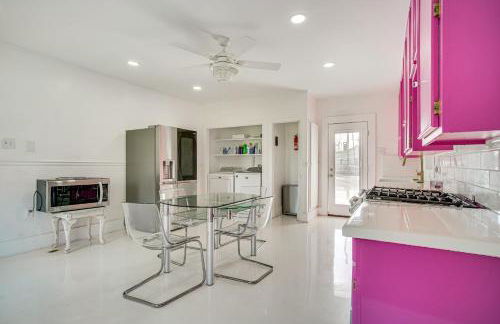 2 Mi to Gator Chateau Vibrant Home with Balcony - Foto 12