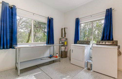 Charming Grants Pass Cottage with Patio and Gas Grill! - Foto 18