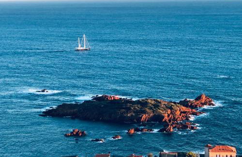 Belle Villa VUE MER EXCEPTIONNELLE PISCINE PRIVÉE 3 mn PLAGES et CALANQUES - Foto 12