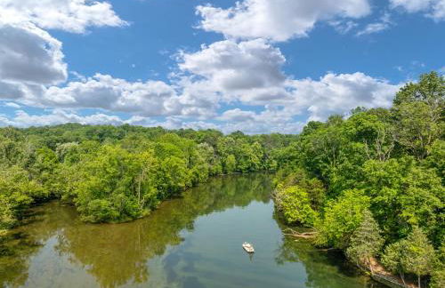 New Riverfront Home with Mtn Views - Foto 37