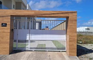 Casa de Praia Nova, 3 quartos, 1 Suíte, com quintal privativo, em condomínio, muito bem Localizado - Foto 1