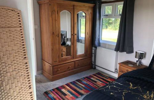 Couple’s Lodge With Hot Tub - Foto 31