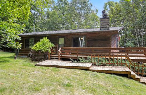 The Treehouse Lakes & Trails Cabin cabin - Photo 8