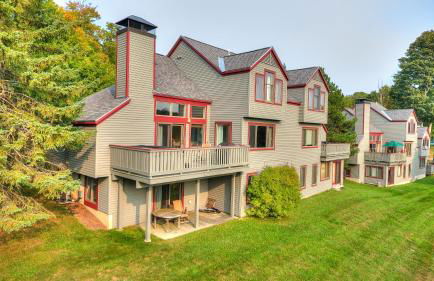 Stratton Mountain Condo with a Hot Tub! Sleeps 12! - Photo 78