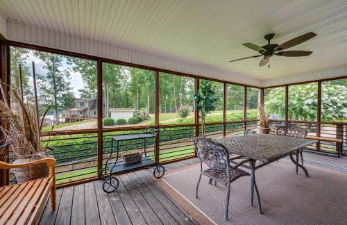 Luxe Lake Sinclair Living Private Dock and Beach! - Foto 27