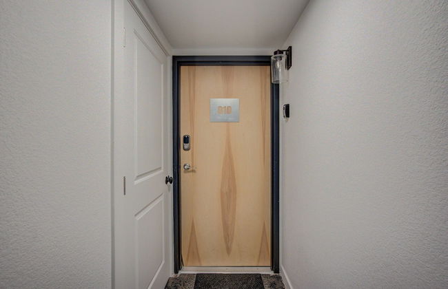 Trendy Urban Neighborhood & Dog-friendly Downtown - Photo 14