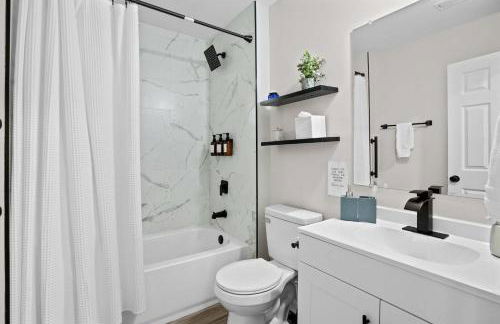 10 Min to Downtown - Desk - Fenced Yard - Wi-Fi - Foto 18