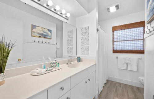 Venice Lakefront Pool Home - Photo 19