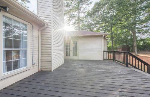 Stylish & Spacious Home Near ATL - Foto 9