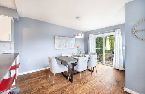 Stylish 3BR Home EV Outlet Near Light Rail - Foto 20