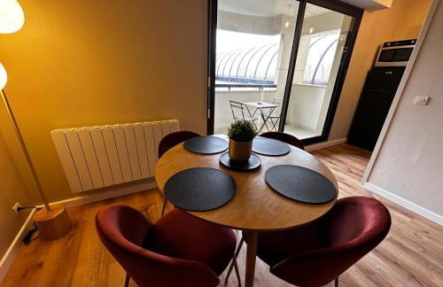 LE MONET studio proche Bordeaux avec balcon wifi & place de parking privé prox tram et Aéroport - Foto 18