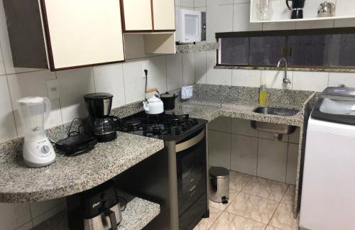 Casa longe de Casa - Ótima Localização - Foto 6