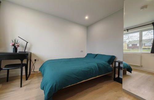 2 Bed Chippenham House with Parking - Foto 9