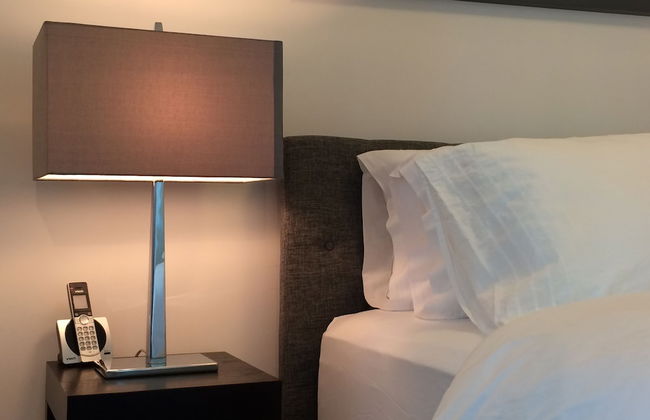 TO Stays - York and Lakeshore - Foto 2