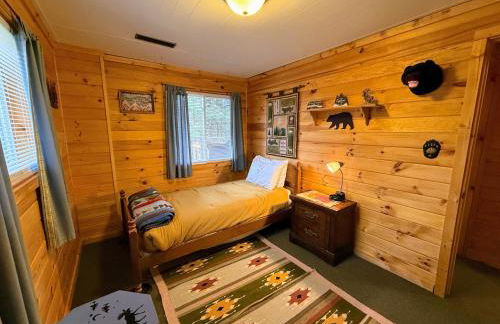 4M Cozy A-Frame in Bethlehem, NH - Fireplace, Firepit & Close to Skiing & Trails, Dogs welcome! - Photo 26