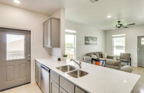 2 Mi to Dtwn Dining! Pet-Friendly Temple Townhome - Foto 10