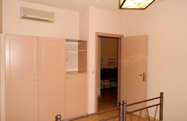 Lambrinos Suites - Photo 9