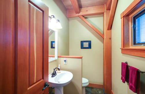 Lake View Champlain Home with Hot Tub and Sauna! - Foto 27